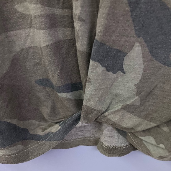 Francesca's Alya Short Sleeve Camouflage Top - Picture 3 of 5